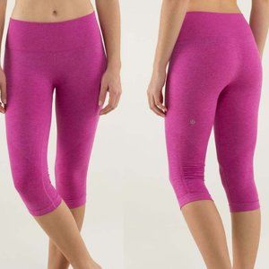 Lululemon 8 In The Flow Crop Heathered Raspberry